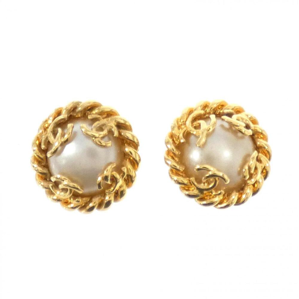 CHANEL White Earrings - Picture 1 of 3